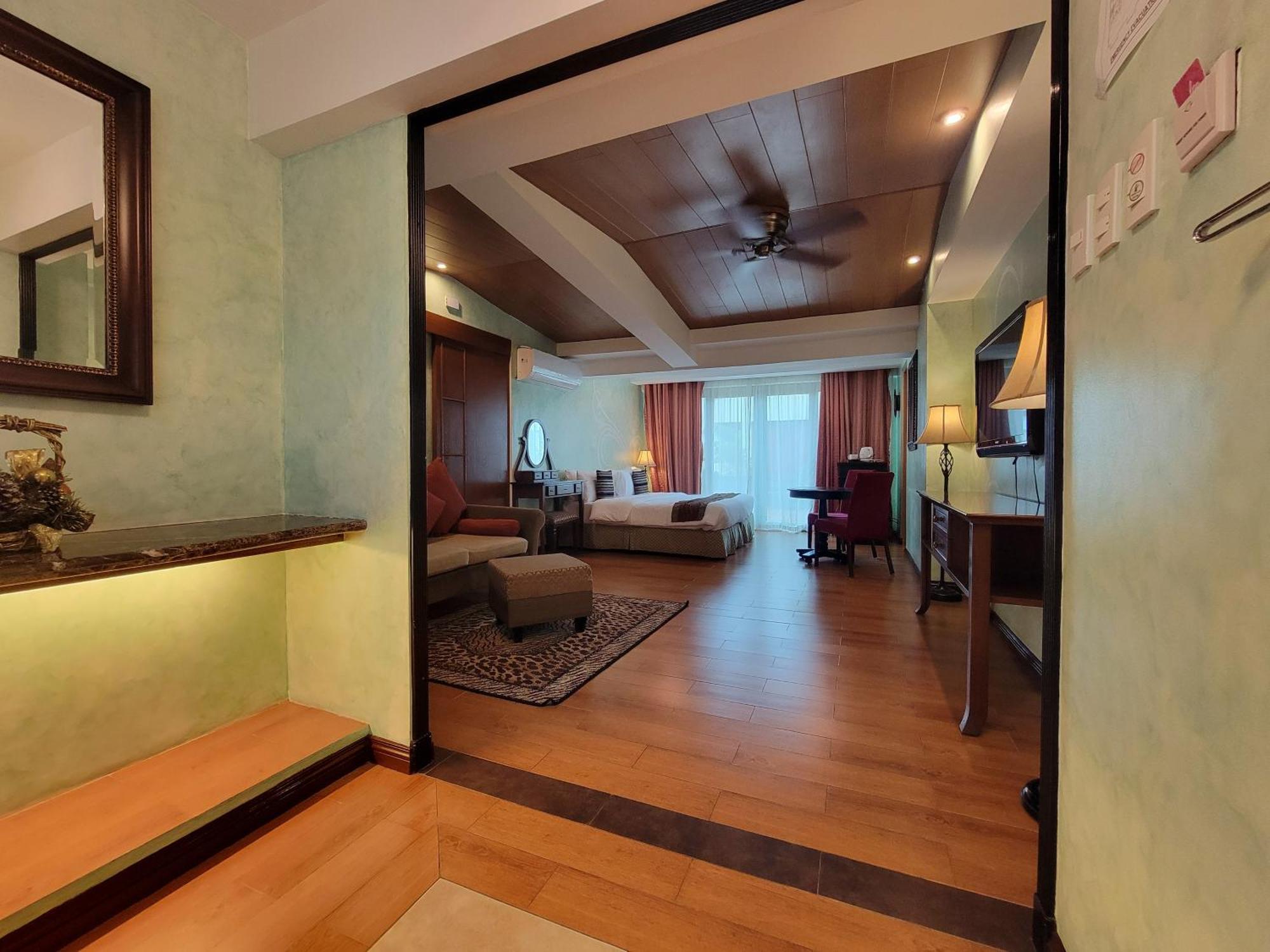 Lee Boutique Hotel Tagaytay Tagaytay City Exterior photo