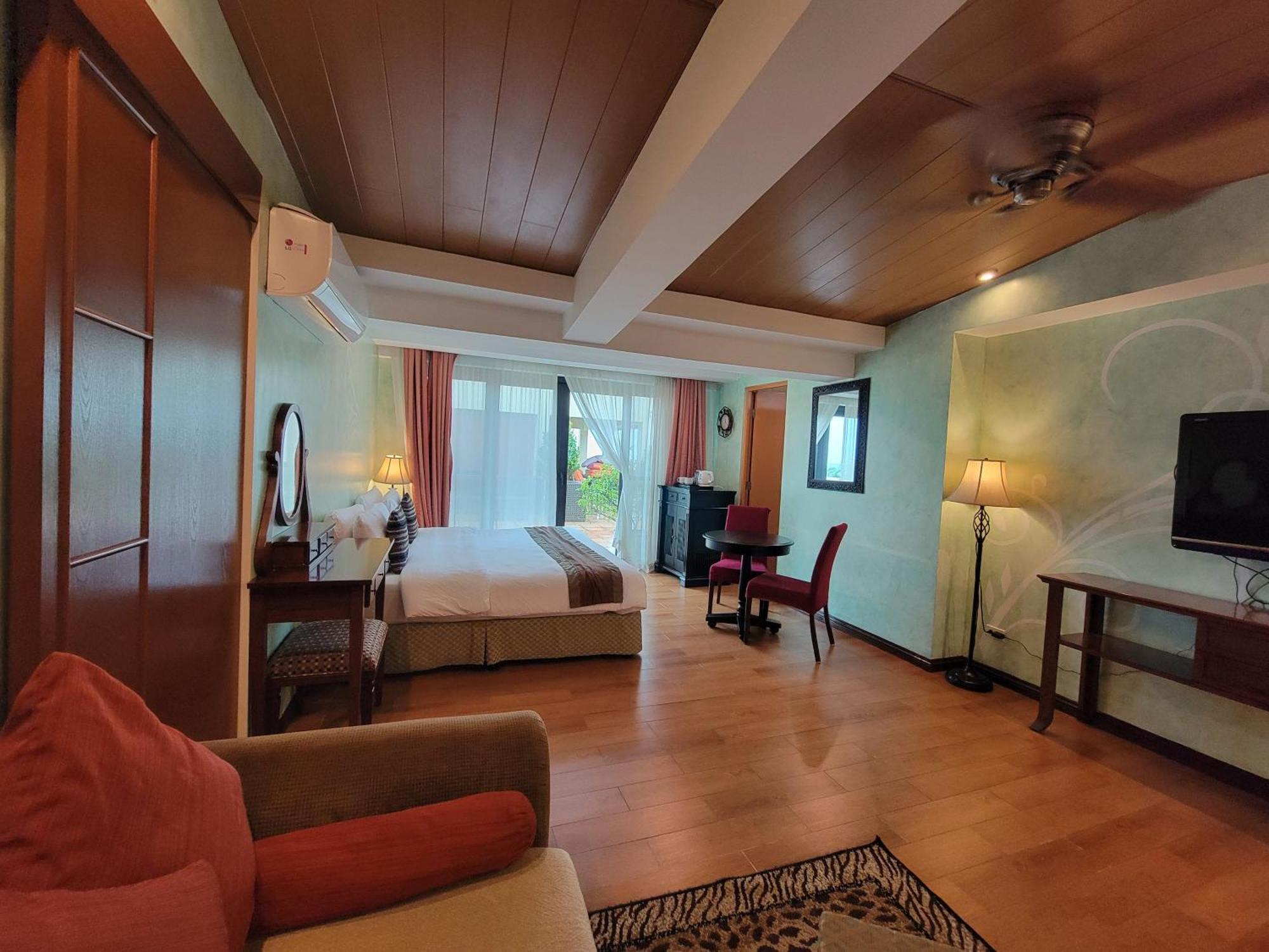 Lee Boutique Hotel Tagaytay Tagaytay City Exterior photo
