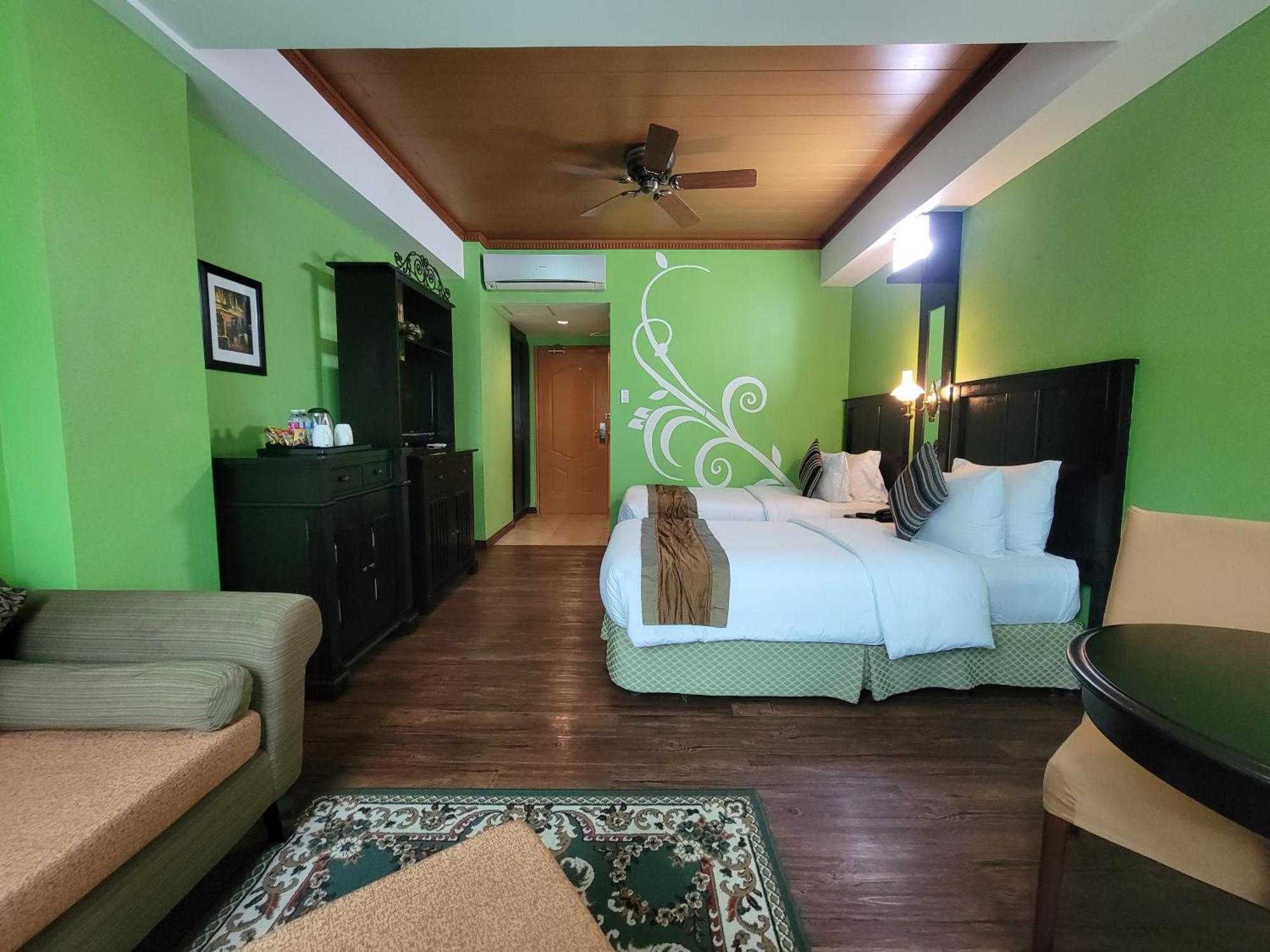 Lee Boutique Hotel Tagaytay Tagaytay City Exterior photo